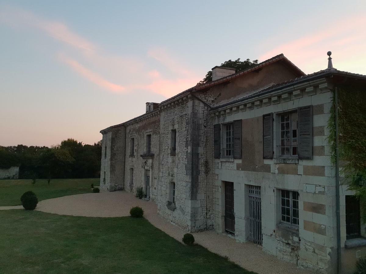 Domaine De Bourgville Monts-sur-Guesnes Ngoại thất bức ảnh