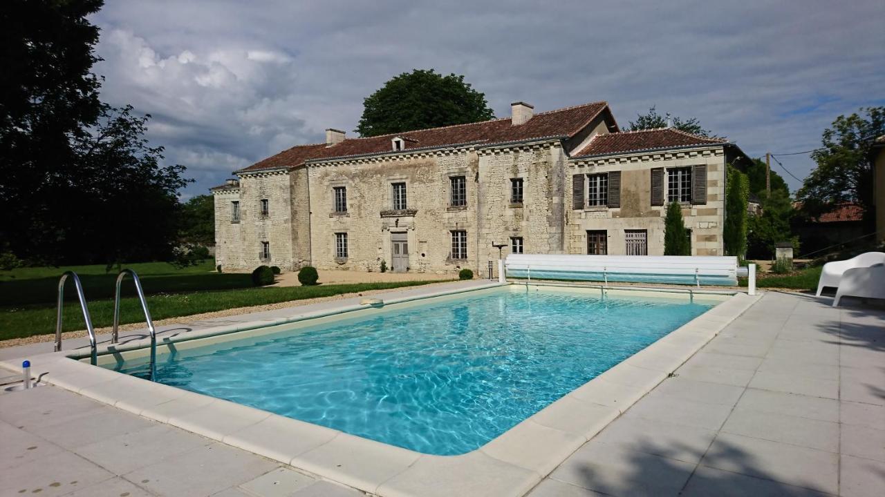 Domaine De Bourgville Monts-sur-Guesnes Ngoại thất bức ảnh
